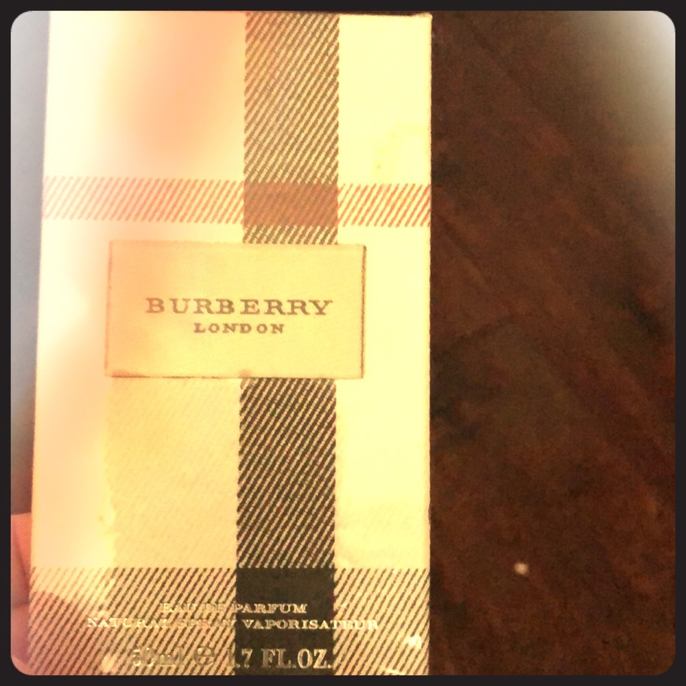 Burberry London women’s  day de parfum 1.7 fl oz
